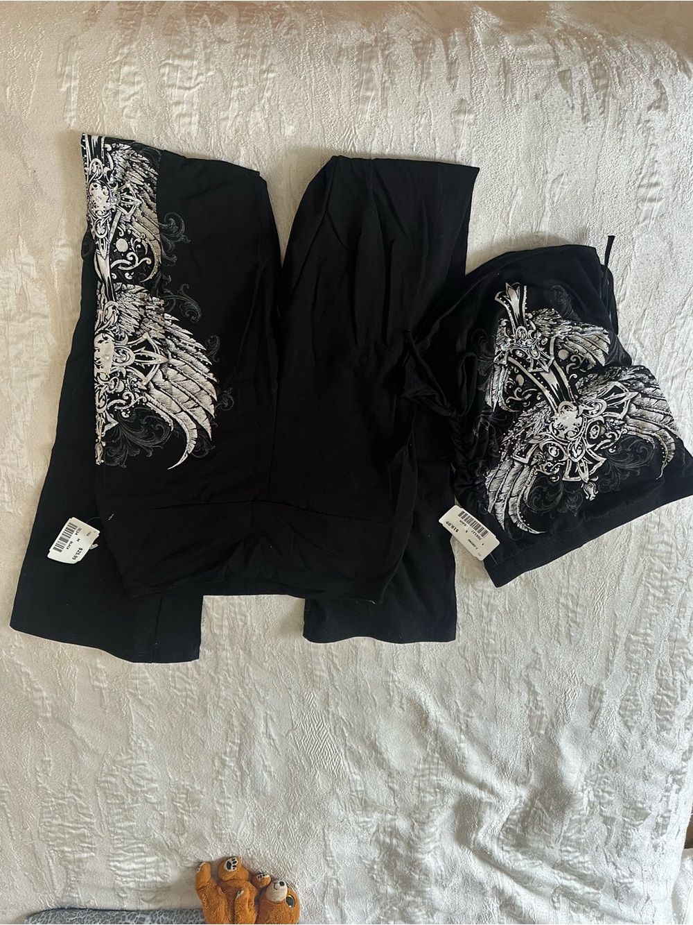 Black Graphic Winged Skull Top Set - Picture 3 of 4